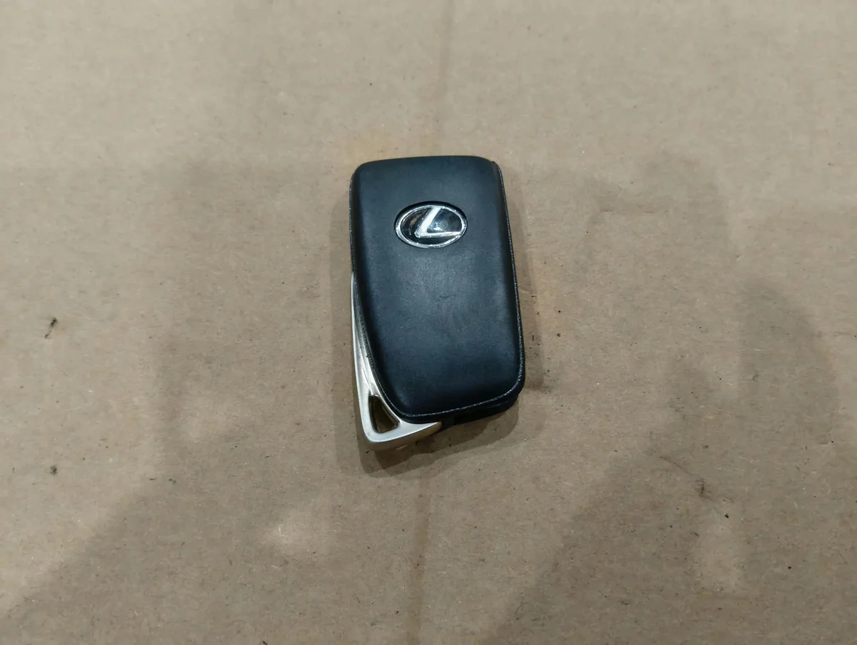 Avaimenperä Lexus RC350 IS350 IS250 RX NX 300