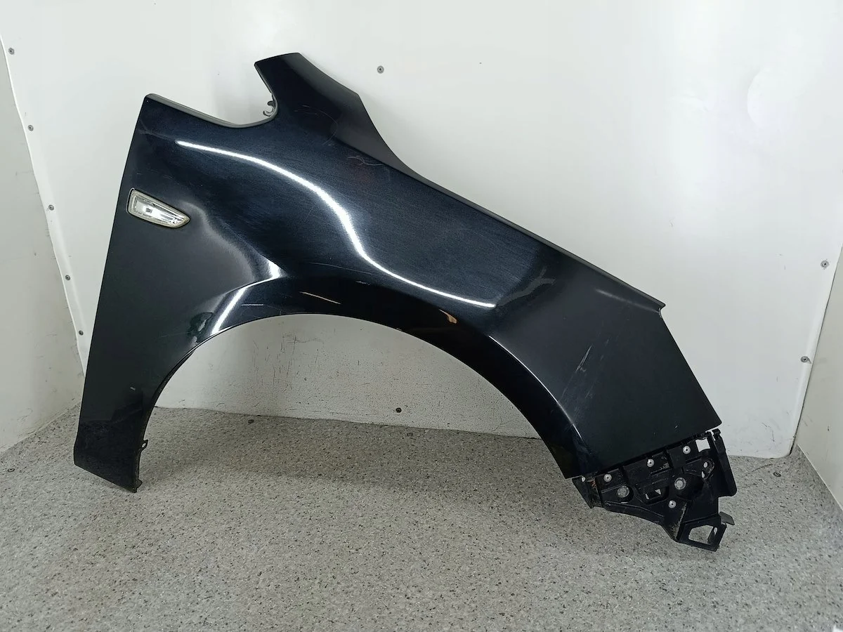 Opel Astra J etulokasuoja oikea käytetty image 3