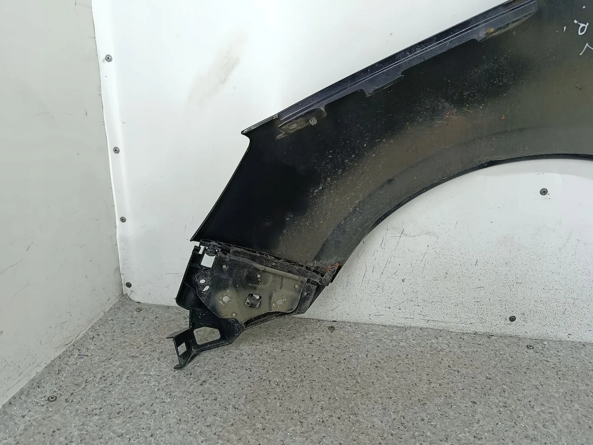 Opel Astra J etulokasuoja oikea käytetty image 10