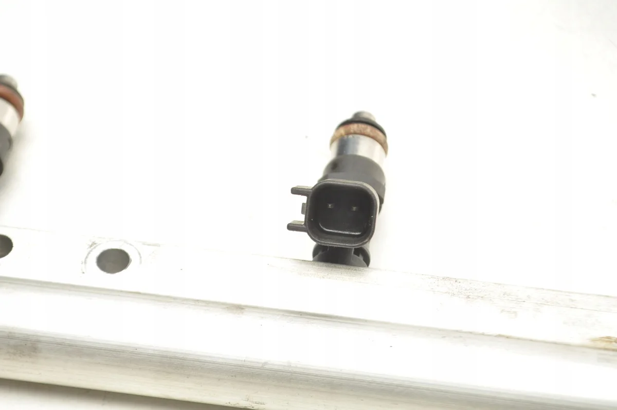 Riel Inyector Ford Mondeo MK4 0280158096 image 3