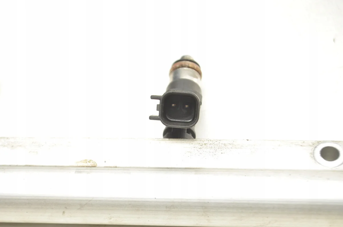 Riel Inyector Ford Mondeo MK4 0280158096 image 6