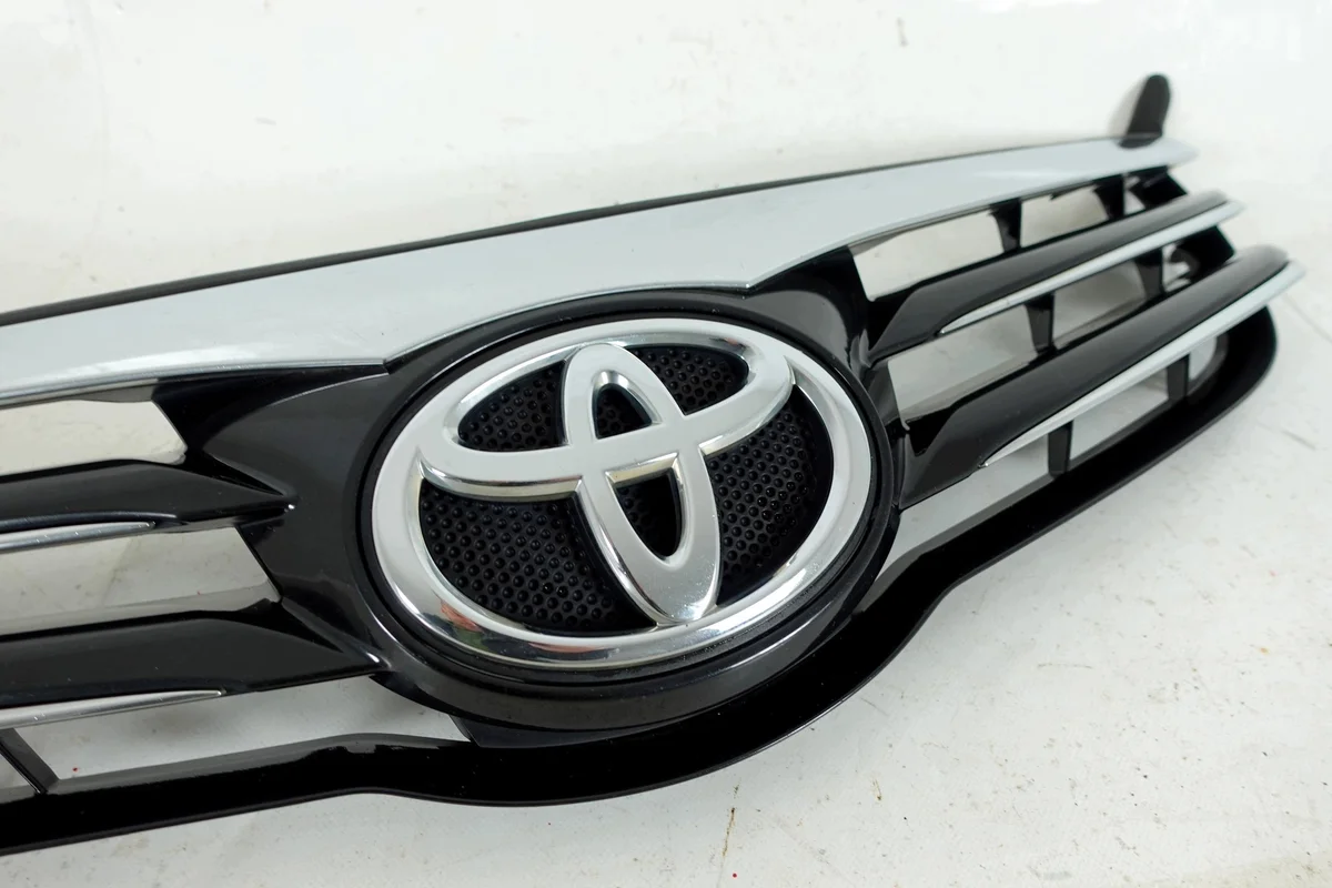 Chrom Kühlergrill Toyota Avensis T27 12-15 image 4