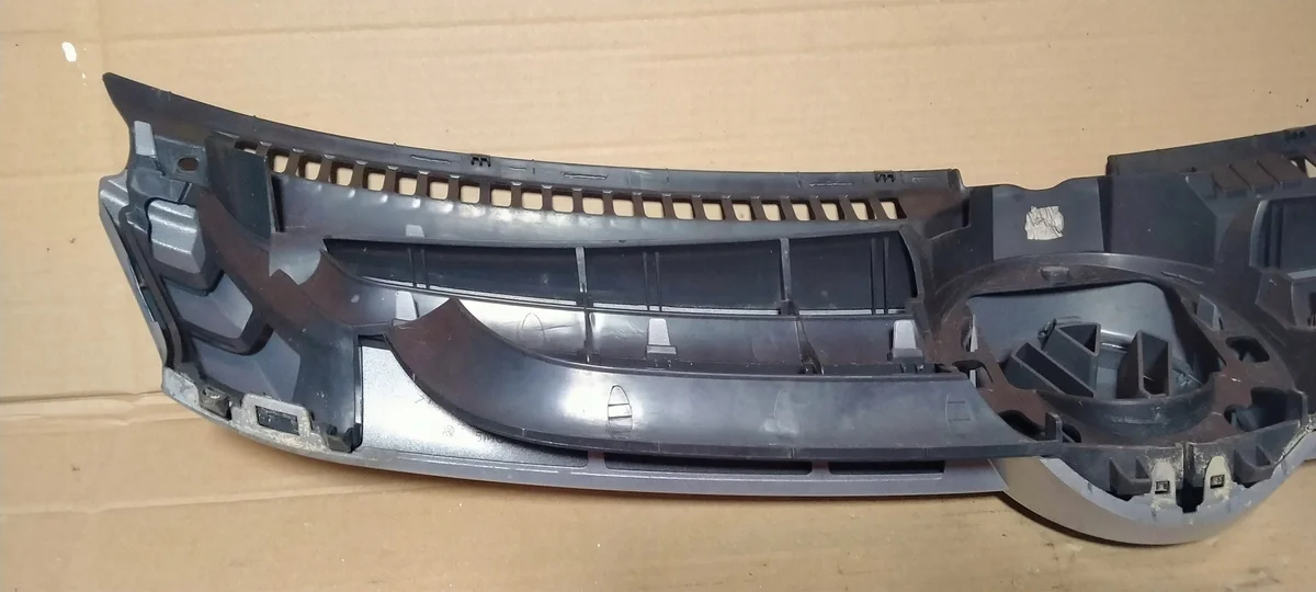 Griglia anteriore VW Golf V Plus (2004-2009) image 5