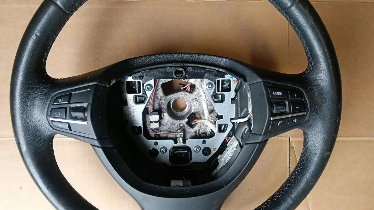 Lenkrad BMW F07 gebraucht image 3