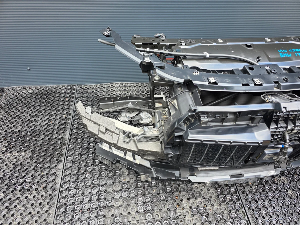 BMW G70 i7 E-Drive Frontverstärkung gebraucht image 3
