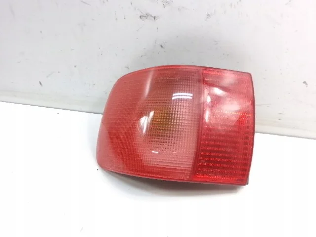 Audi 80 B4 Baklykta Vänster 8A0945095E image 9