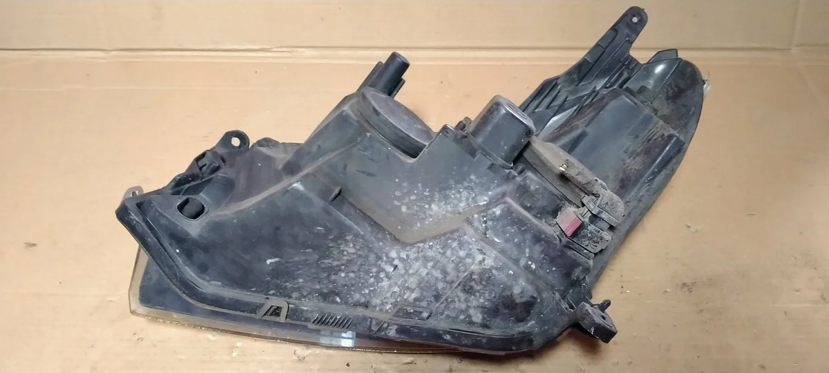 Opel Astra III Strålkastare Höger Fram Använd image 5