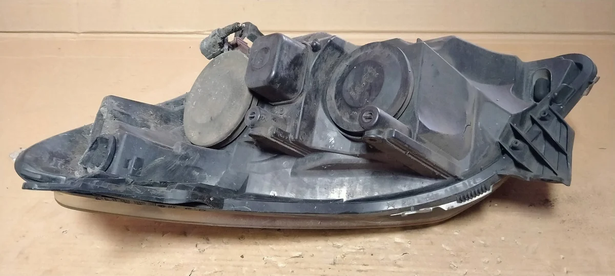 Opel Astra III Strålkastare Höger Fram Använd image 6