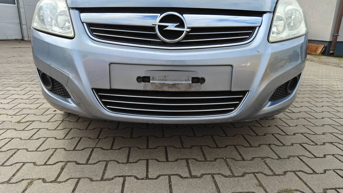 Opel Zafira B 2009 Frontstoßstange SHM1069