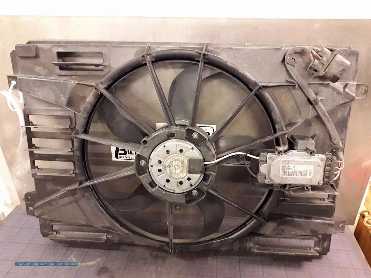 2011 VW Golf VI Radiator Fan 1K0121203