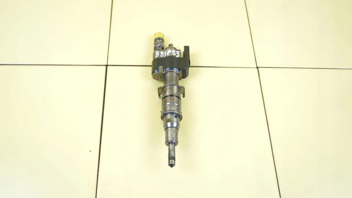 Iniettore BMW 5 E60 E90 2.0 B 190KM image 3