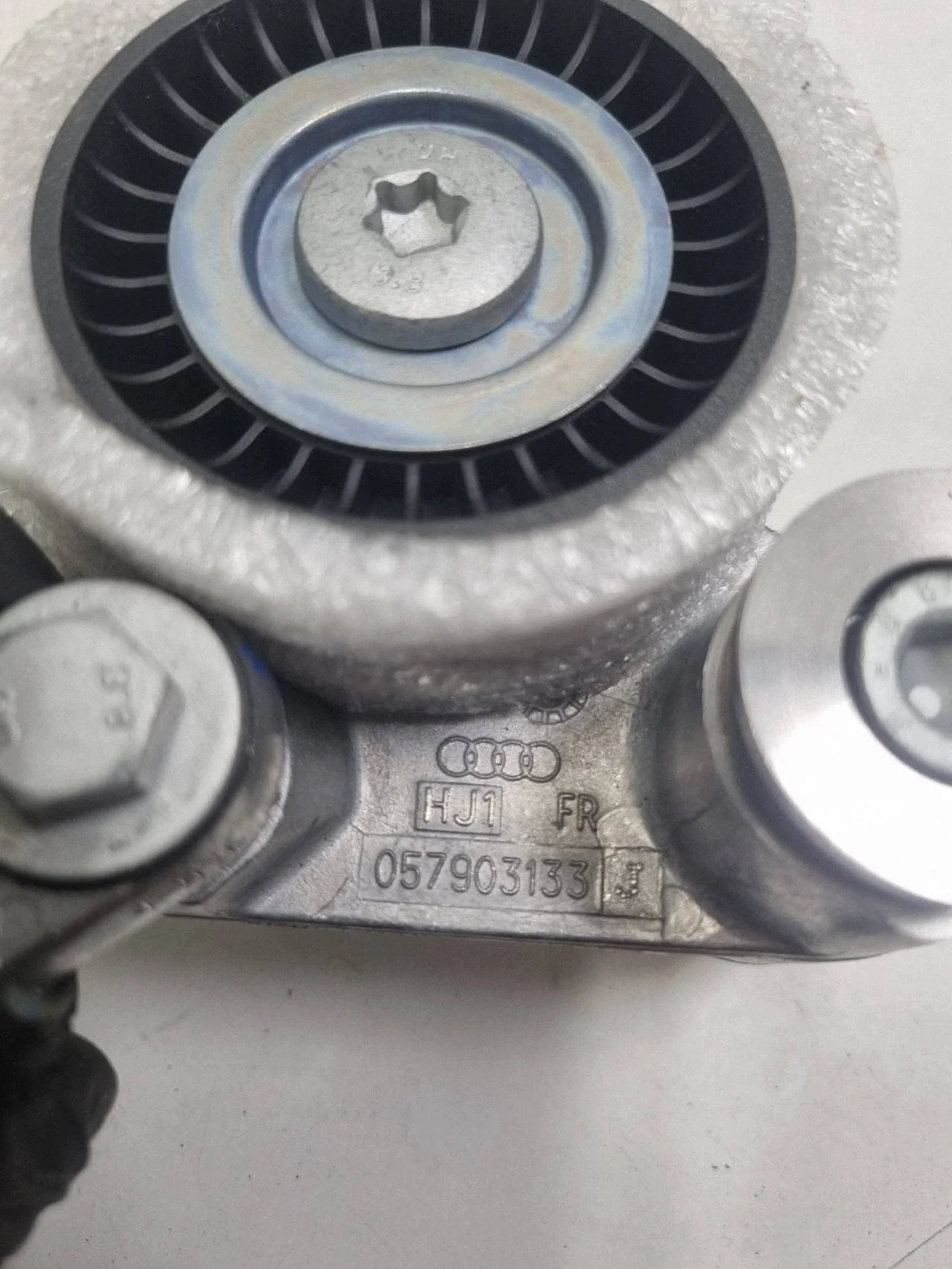 Tendicinghia Audi A8 S8 D3 4E 057903133J OE image 4
