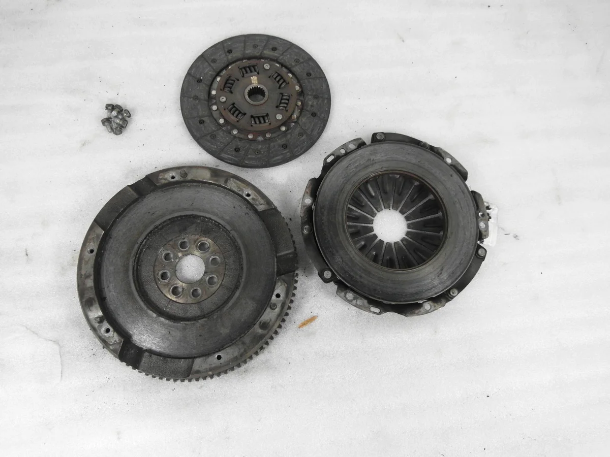 Volant Moteur Toyota Corolla Verso 2.0 D-4D
