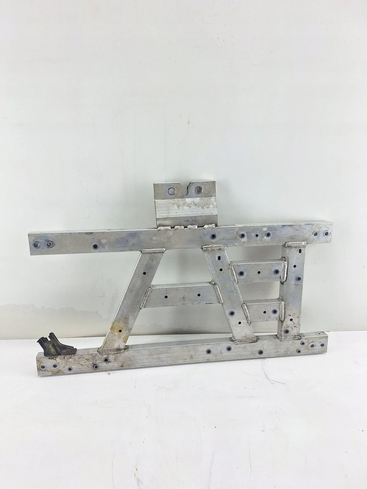 MINI ACEMAN J05 2025 Hållare Aggregat 8400216