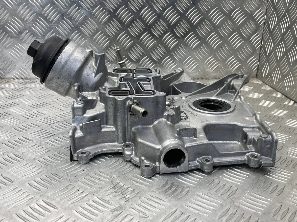 Mercedes W205 Deksel Distributie A2640150000 image 6