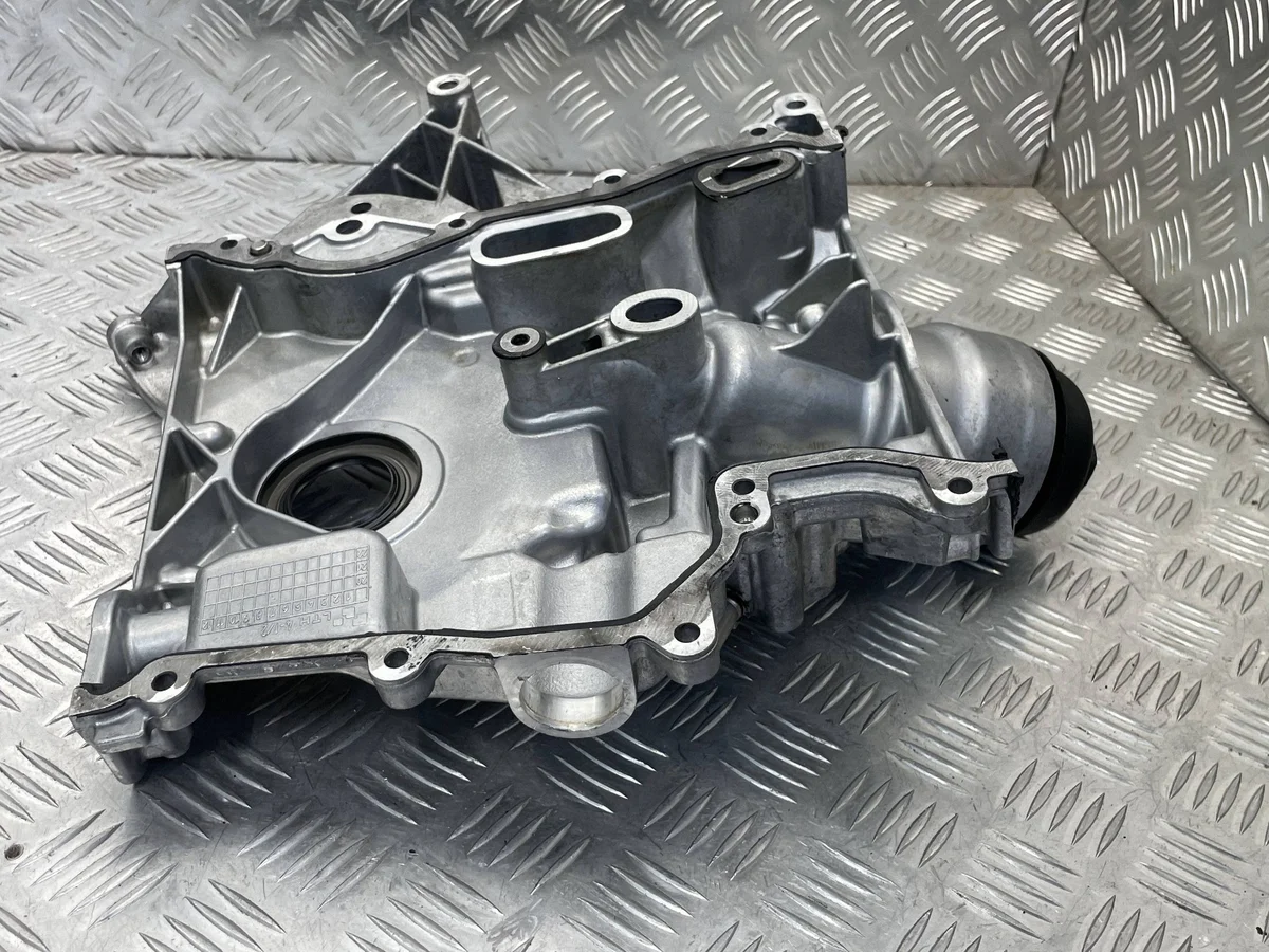 Mercedes W205 Deksel Distributie A2640150000 image 10