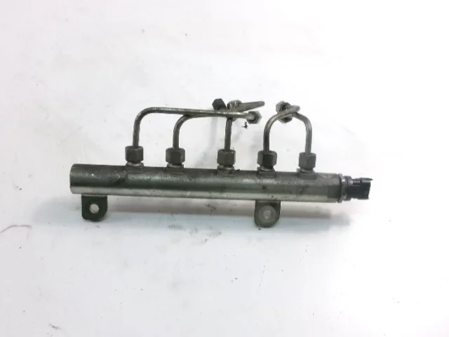 Rampe d'injection Fiat Croma II 1.9 JTD 55209572
