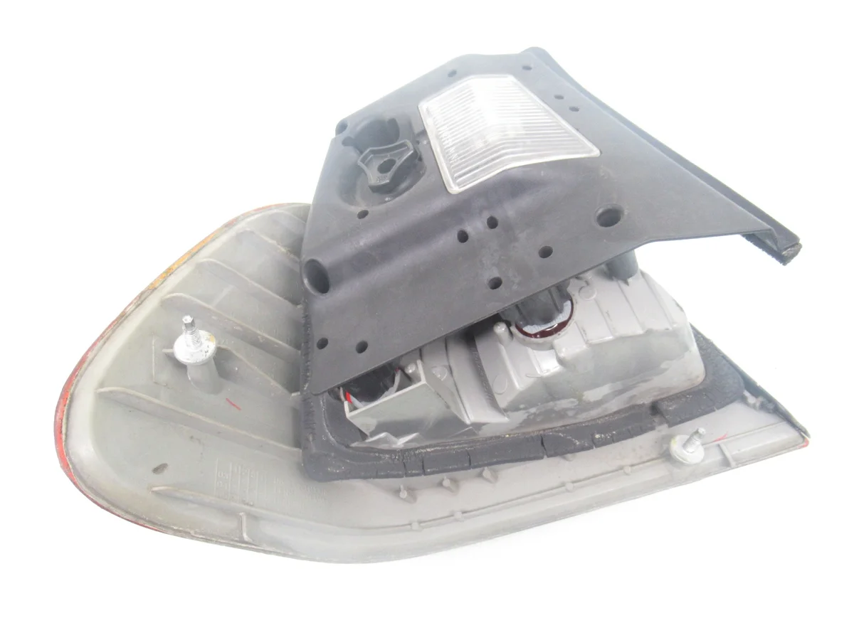 Feu arrière droit BMW E46 LIFT A1106712-LAMPA image 3