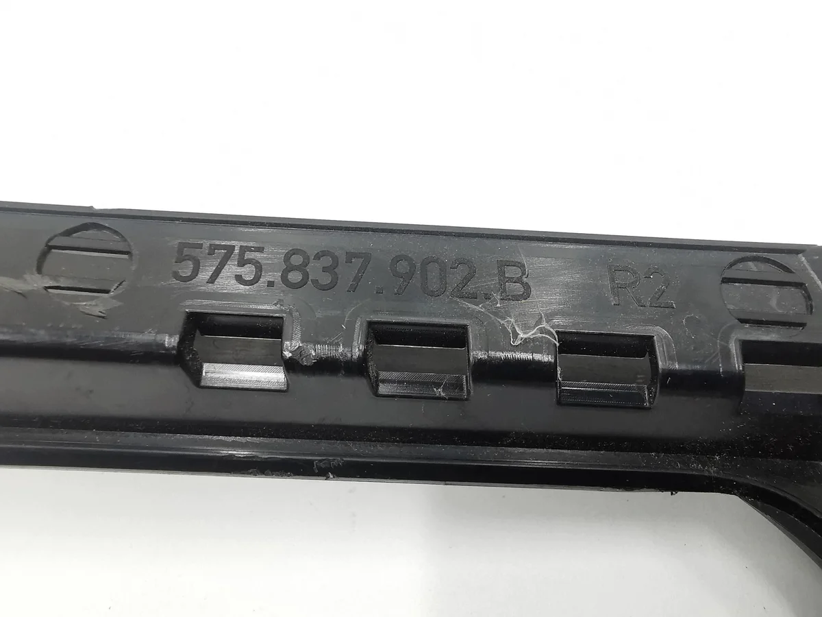 Listv dörr höger fram Seat Ateca Skoda Karoq 575837902B image 10