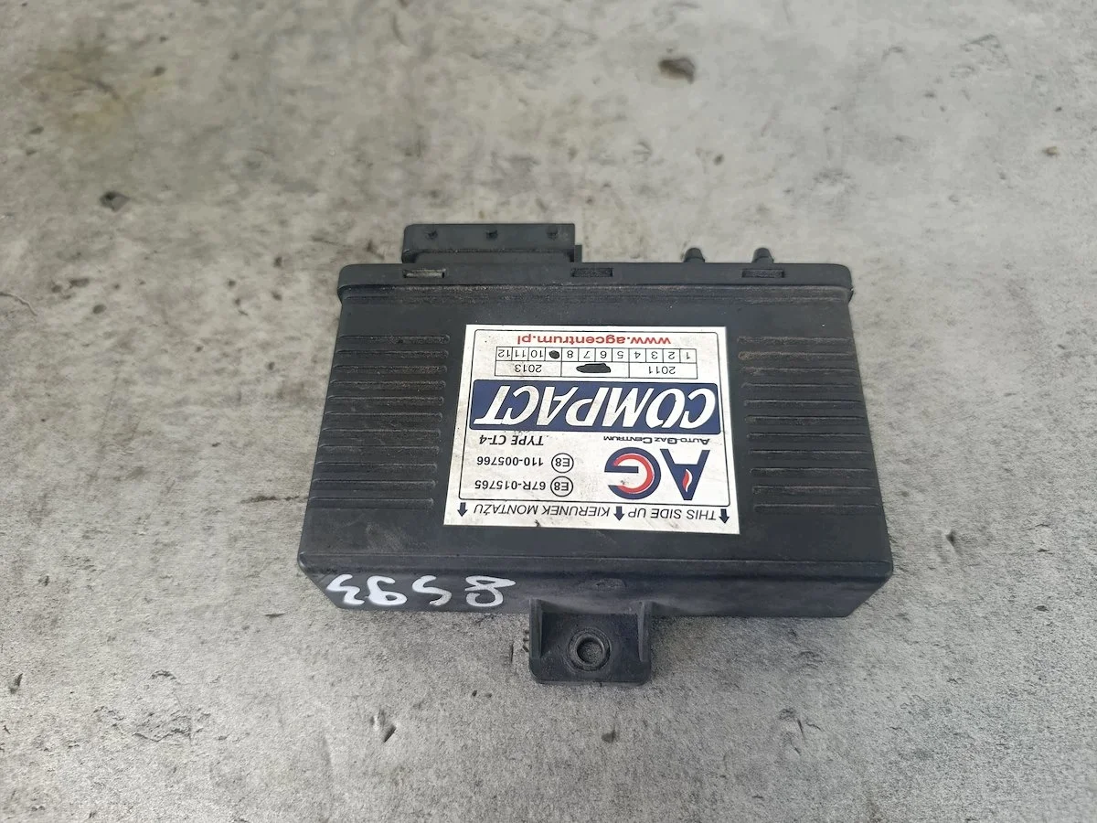 Styrbox Gas VW Golf IV 2.0 8V