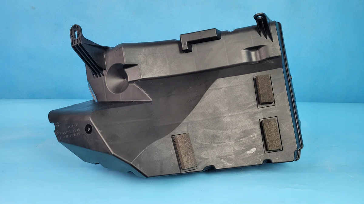 Tesla Model 3 subwoofer 1079746-00-D image 7