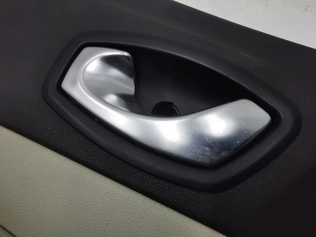 Renault Captur Door Panel Left Front Used image 4
