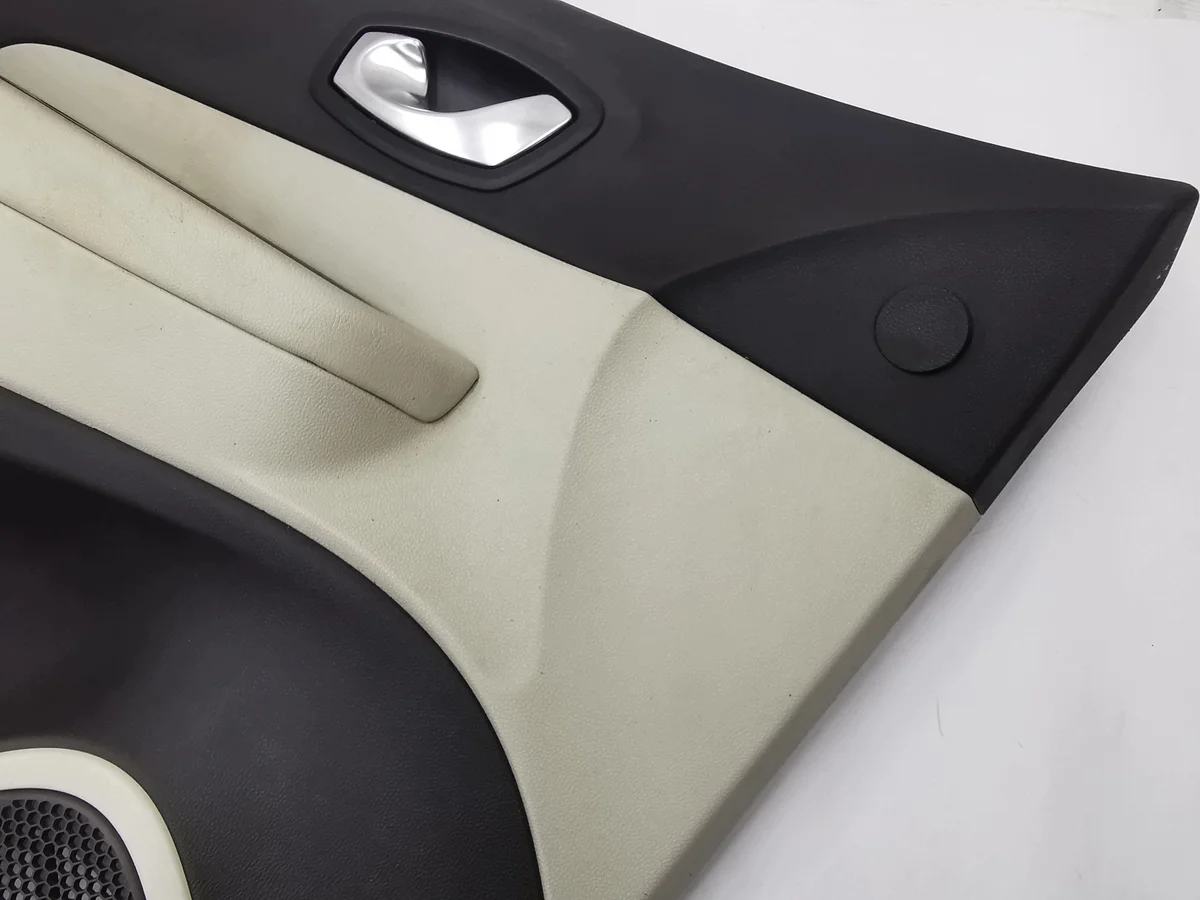 Renault Captur Door Panel Left Front Used image 5