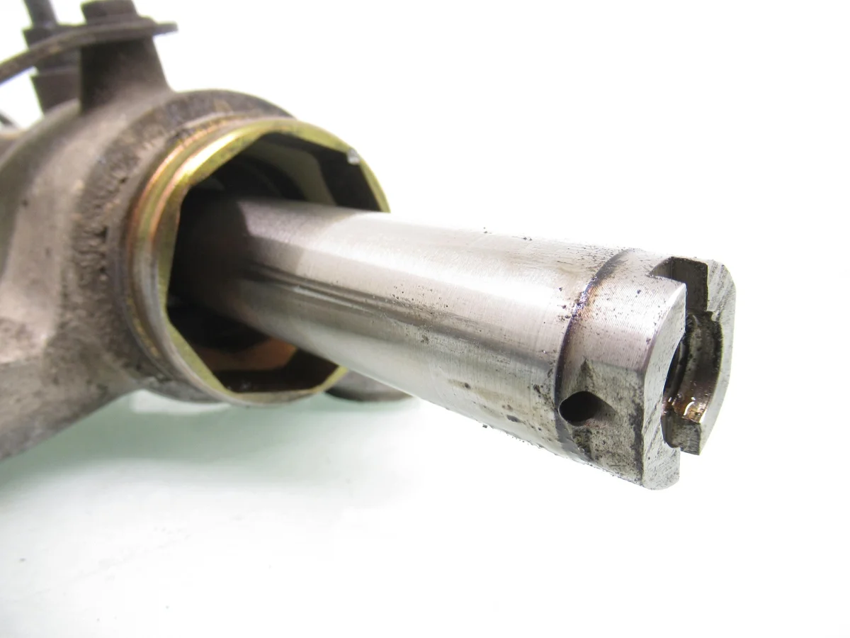 Caixa de Direção Toyota Corolla Verso E12 Usada image 3