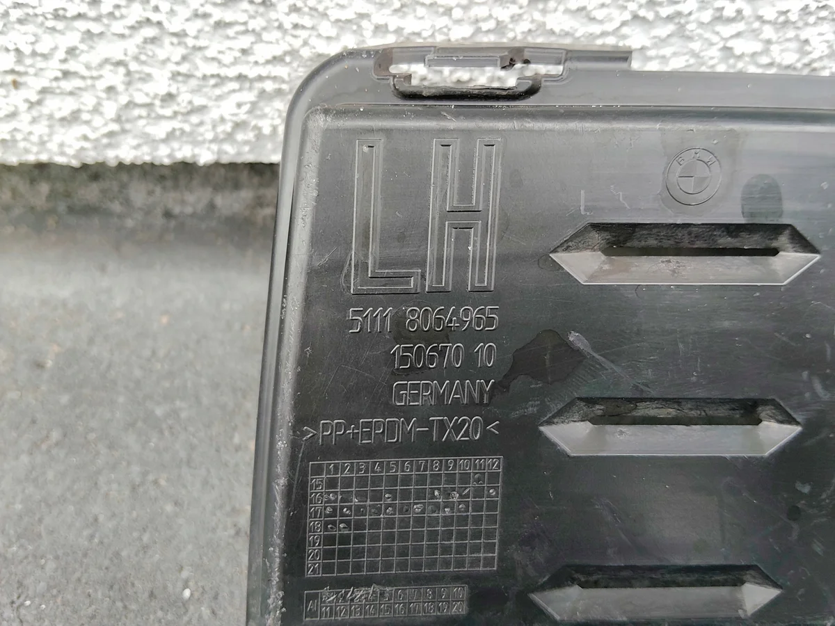 BMW 5 G30 G31 Stoßfänger Abdeckung Links Vorne image 6