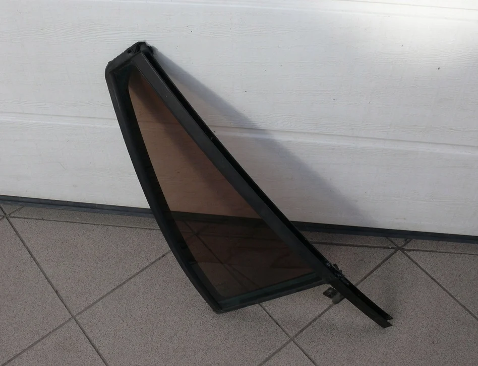 Volvo XC90 02-06 Rear Door Window Glass