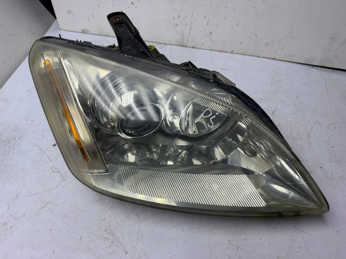 Ford Focus C-MAX I oikea Xenon ajovalaisin image 3