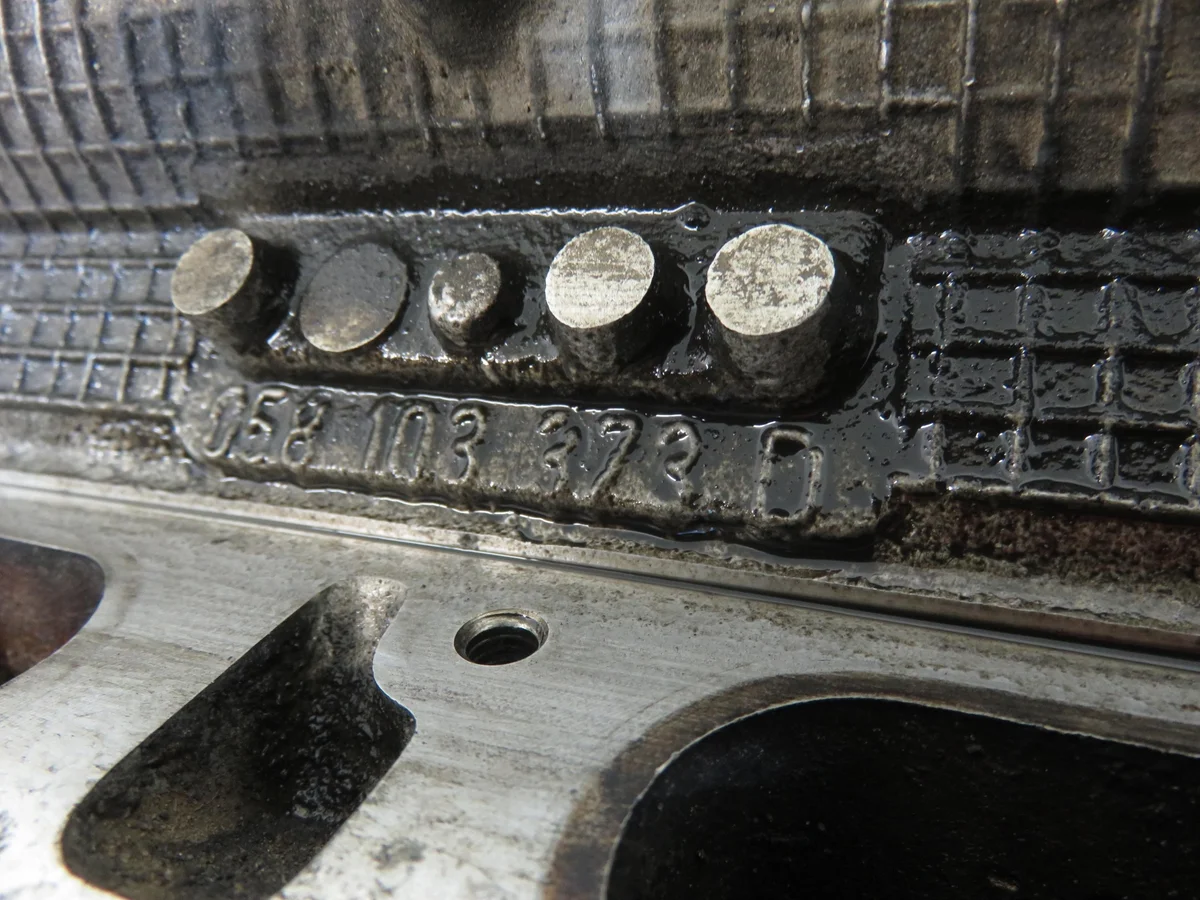 Audi A3 8L 1.8 topplock 058103373D