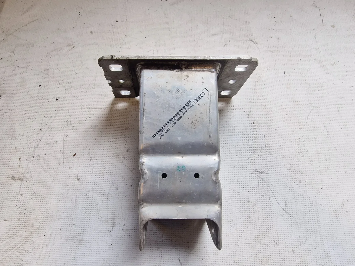 Audi A4 S4 B9 Voorste Buffer 8W0807133 image 7