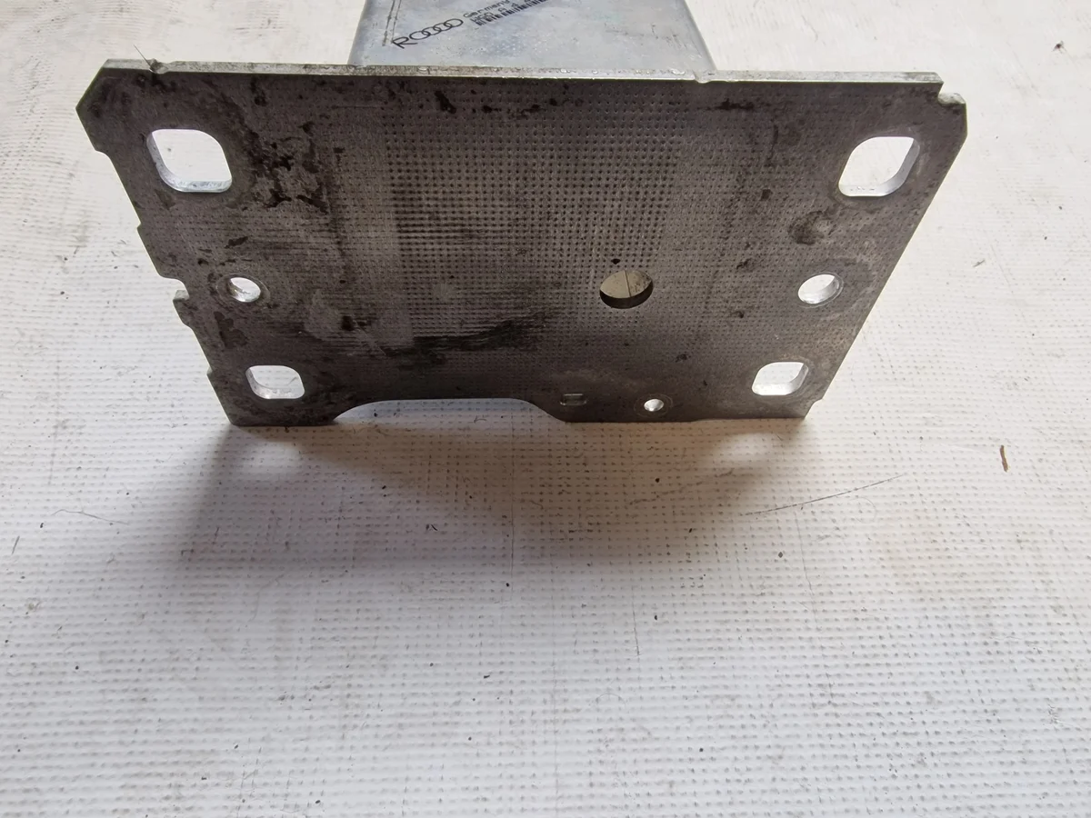 Audi A4 S4 B9 Voorste Buffer 8W0807134 image 3