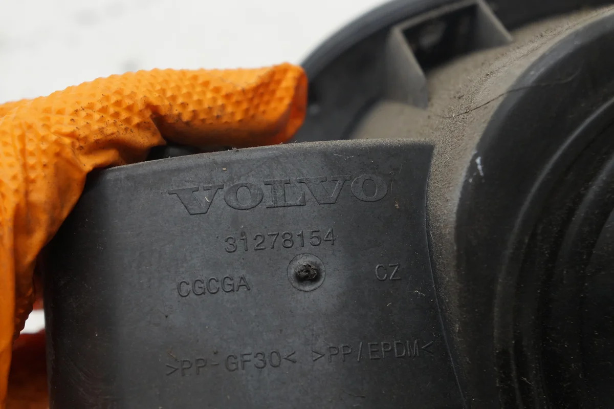 Polttoaineluukun kansi Volvo V60 S60 II image 4