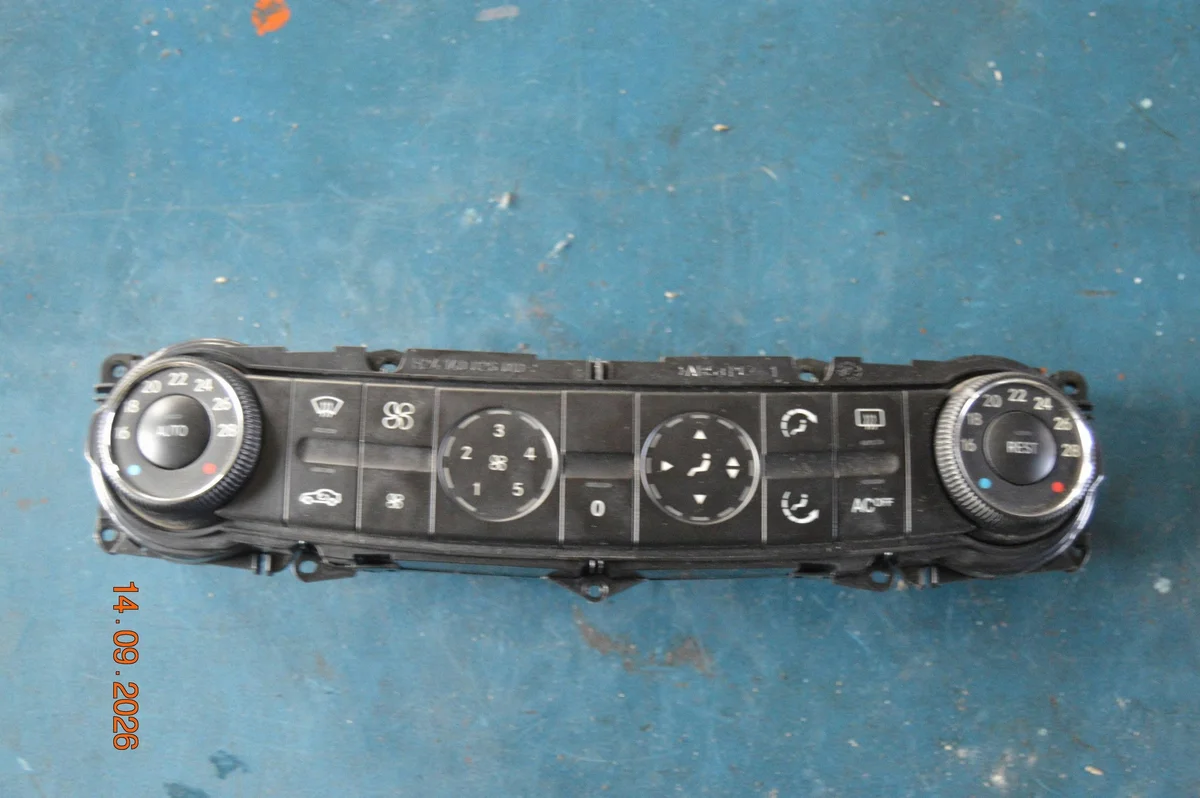 Mercedes E W211 Airco Paneel 2118300385
