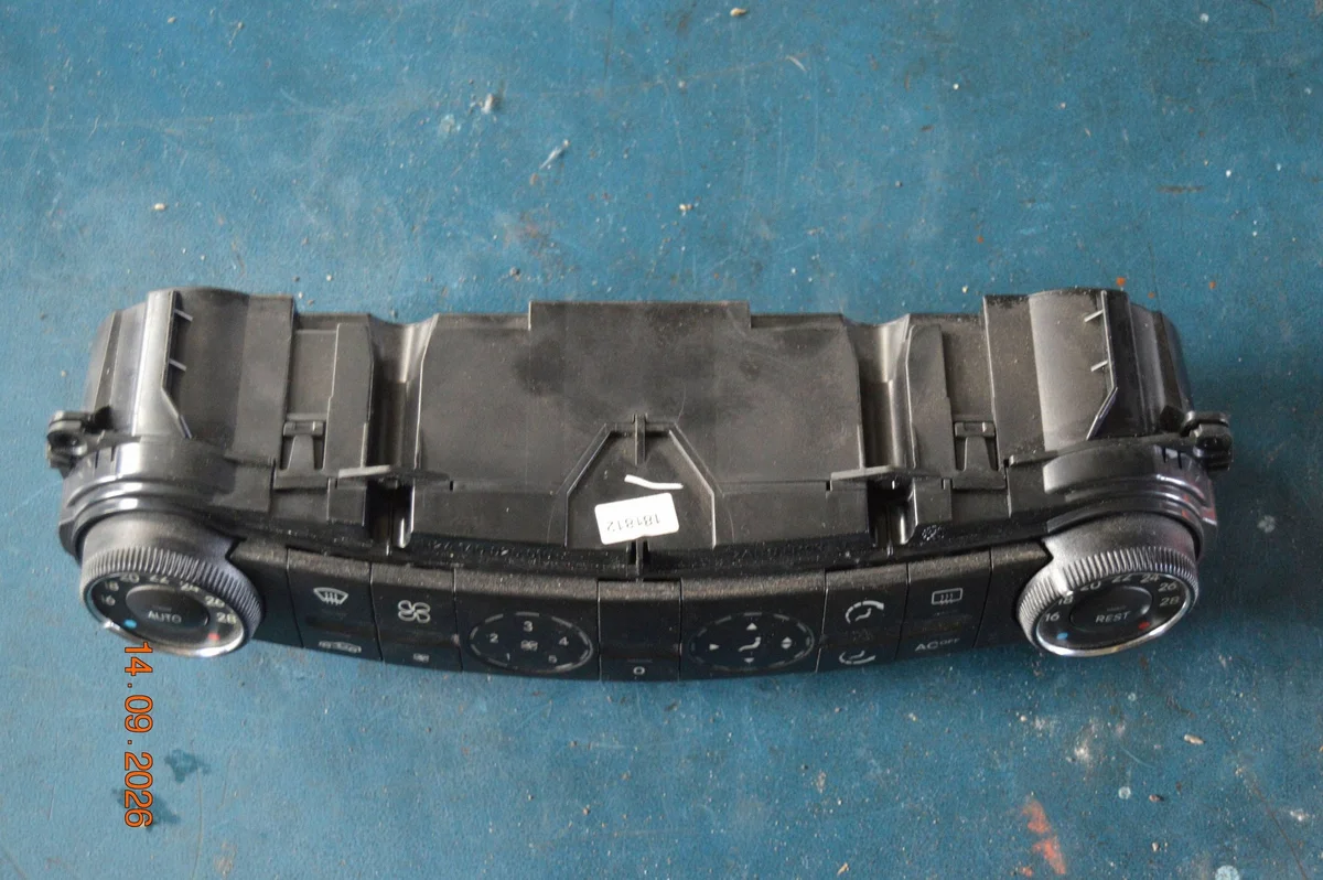 Mercedes E W211 Klimatpanel 2004 - Begagnad image 4