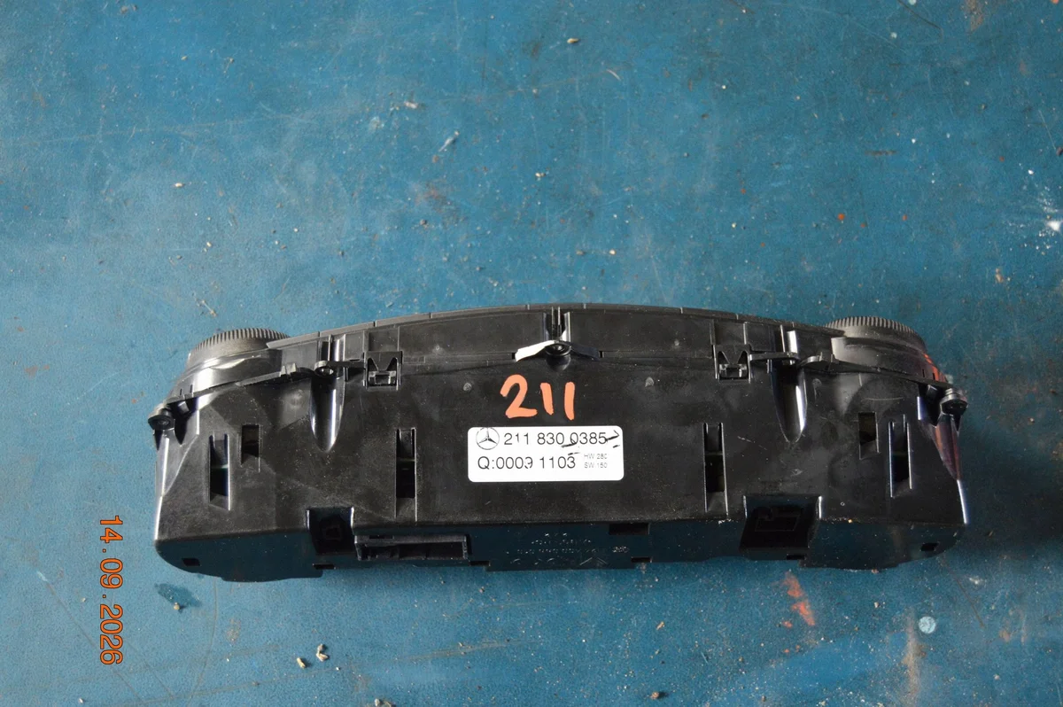 Mercedes E W211 Klimatpanel 2004 - Begagnad image 6