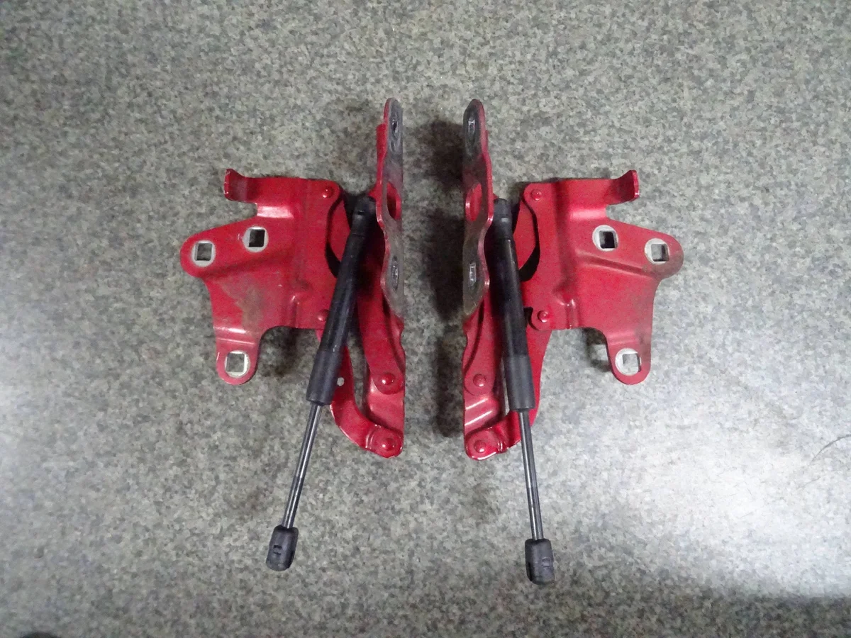 Dobradiças Capô Alfa Romeo Stelvio QV Usadas