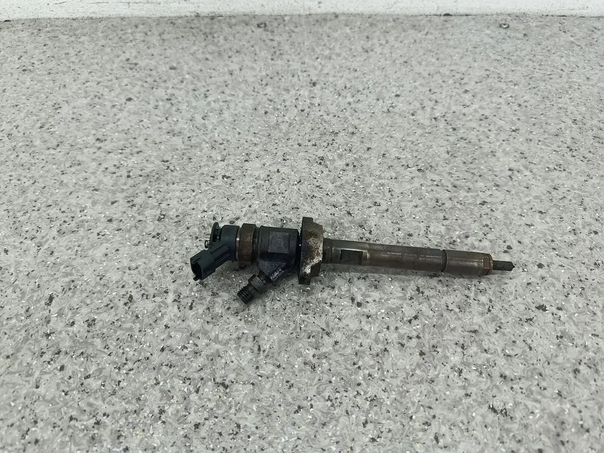 Injector Citroen C4 1.6 HDI Bosch image 3
