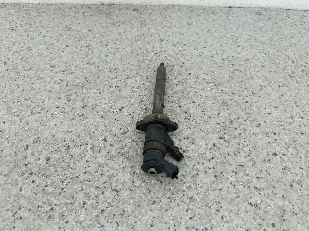 Injector Citroen C4 1.6 HDI Bosch image 4