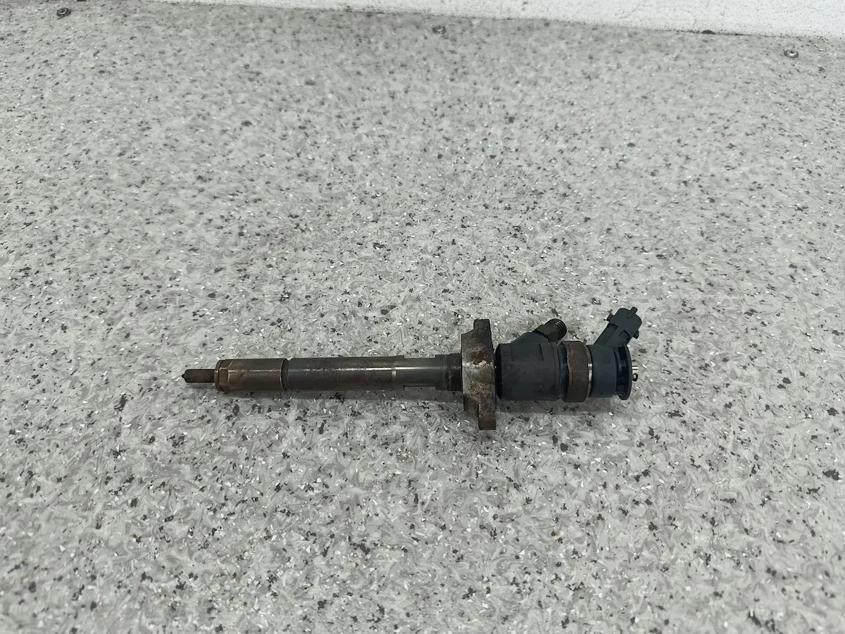 Injector Citroen C4 1.6 HDI Bosch image 5