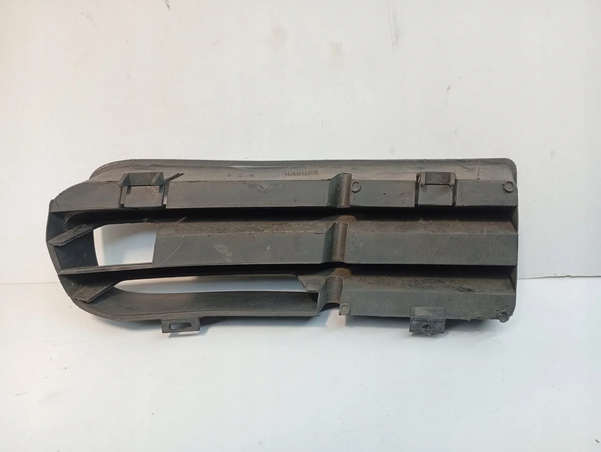 Grille Voorbumper Links VW Golf IV 1J0853665 image 3