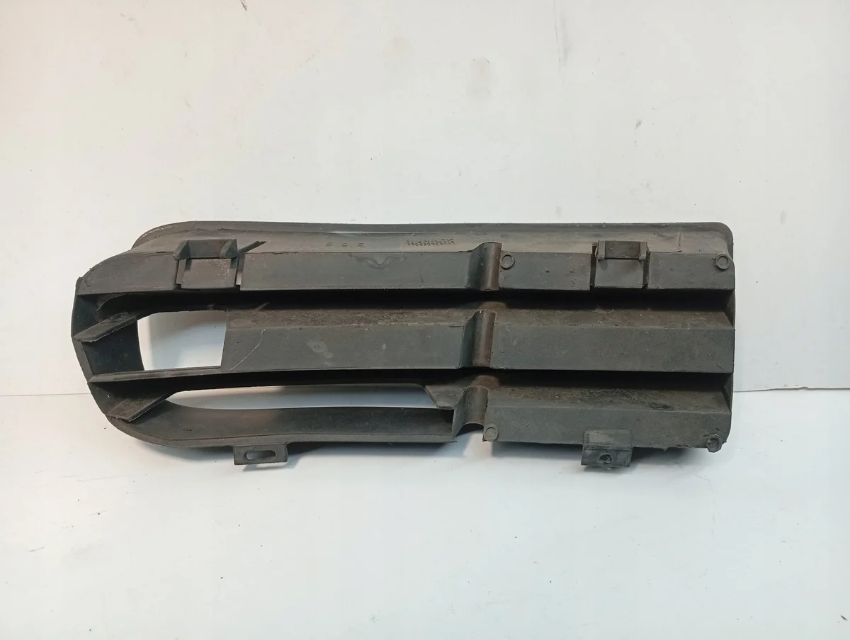 Grille Voorbumper Links VW Golf IV 1J0853665 image 4