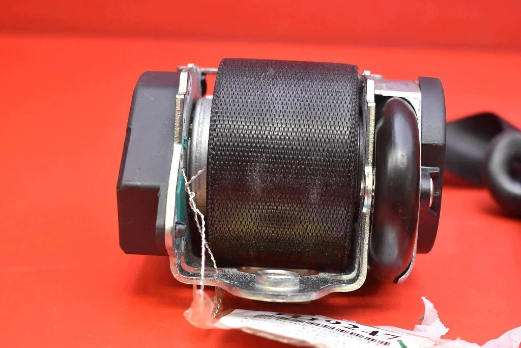 Gurtstraffer Mercedes A-Klasse W169 links vorne image 8