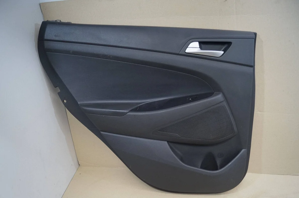 Panel puerta trasera izquierda Hyundai Tucson TL
