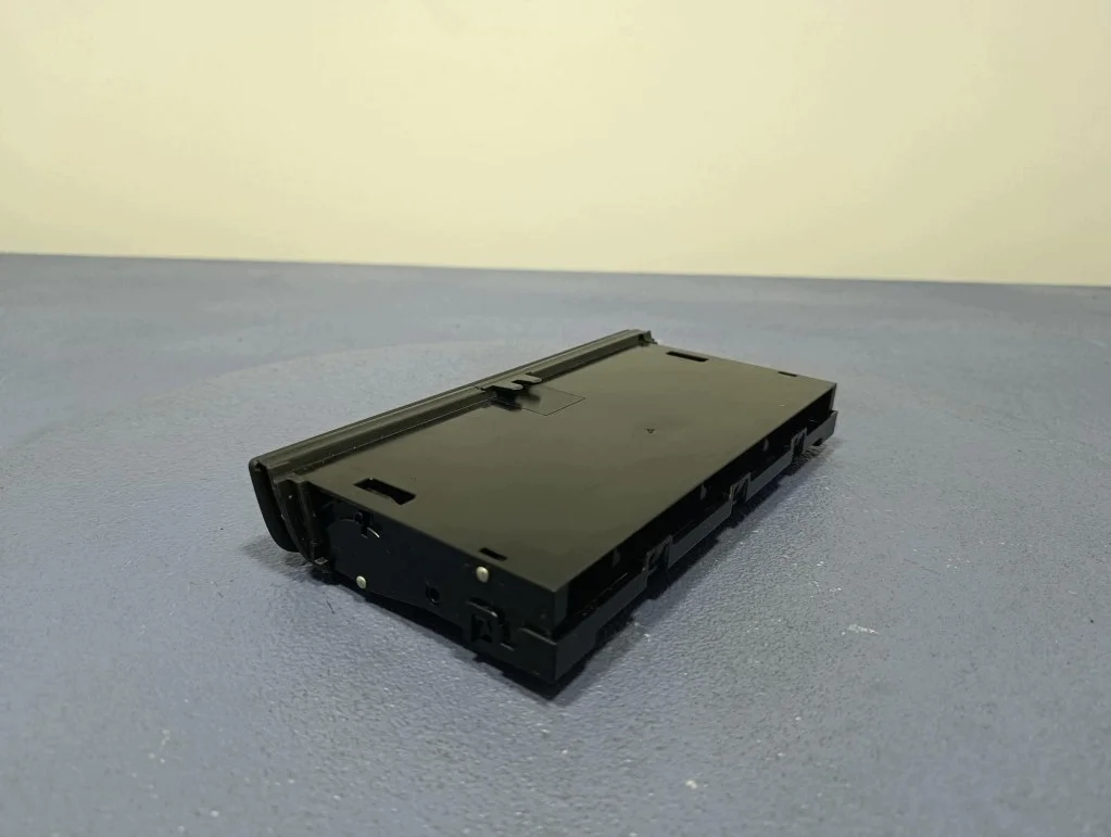 Seat Exeo 09- Dashboard Opbergvak 8H0857058F image 3