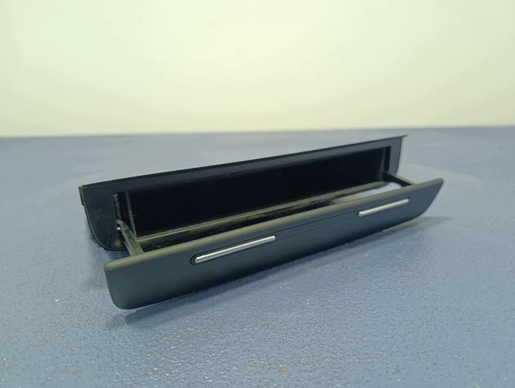 Seat Exeo 09- Dashboard Opbergvak 8H0857058F image 7