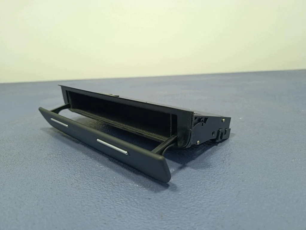 Seat Exeo 09- Dashboard Opbergvak 8H0857058F image 8