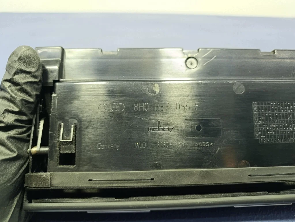 Seat Exeo 09- Dashboard Opbergvak 8H0857058F image 9